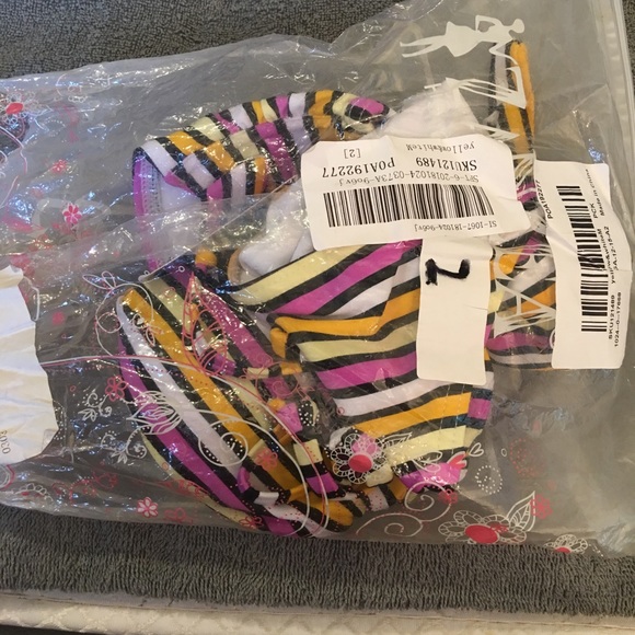 Relleciga • Striped Bikini - Picture 6 of 6